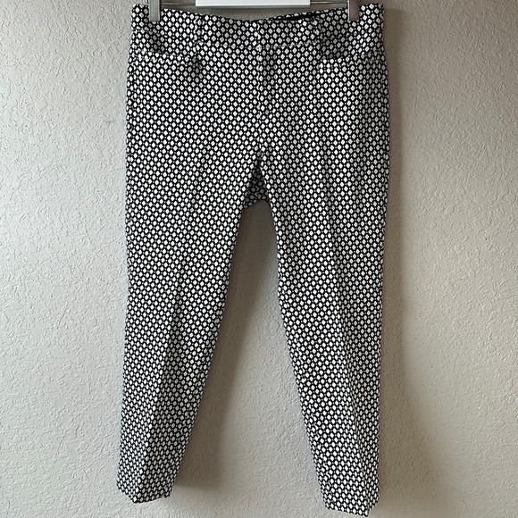 Banana Republic Factory Black and White Diamond Print Sloan Crop Pant Size 4P - Picture 1 of 13